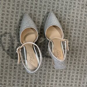 EUC Jewel by Badgley Mischka pumps